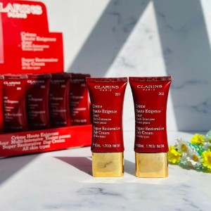 Clarins tube powder cream 3.jpg