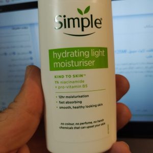 Simple Light Hydrating Moisturiser 125Ml 7.jpg