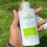 Simple Light Hydrating Moisturiser 125Ml 9.jpg