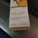 clarins double serum hydric lipidic system complete age control concentrate 11 1.jpg