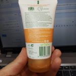 شستشو صورت ویتامین C مدل Glow حجم 150 سیمپل 3.jpg