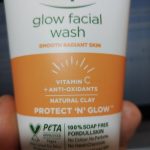 شستشو صورت ویتامین C مدل Glow حجم 150 سیمپل 6.jpg