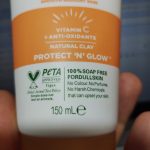 شستشو صورت ویتامین C مدل Glow حجم 150 سیمپل 8.jpg