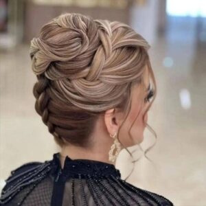 مدل شینیون کلاسیک (Classic Chignon)