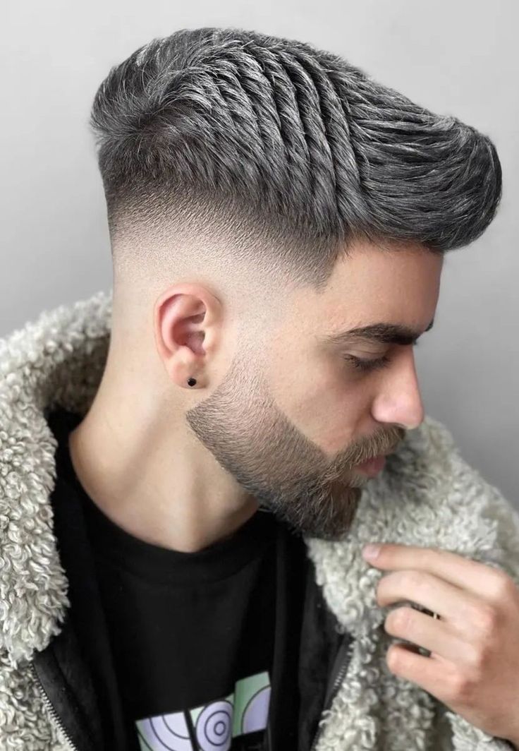 مدل مو پسرانه خامه‌ای (Pompadour) (2)