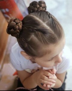 گوجه‌ای دوطرفه (Double Bun) (23)