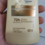 لوسیون بدن ترمیم‌کننده جوی دوسر وازلین Vaseline Dry Skin Repair حجم 400 میلی‌