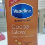 لوسیون بدن وازلین کاکائوی خالص و شی‌باتر Cocoa Glow اصل احیاکننده پوست خشک، حساس و کدر - تصویر 4
