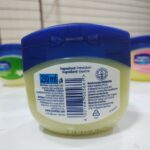 پماد وازلین بلوسیل Vaseline اورجینال مدل Pure Petroleum Jelly حجم 250 میلی لیتر - تصویر 5