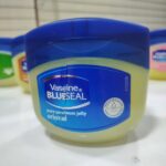 پماد وازلین بلوسیل Vaseline اورجینال مدل Pure Petroleum Jelly حجم 250 میلی لیتر - تصویر 4