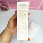 کرم گردن ویتامین C استلین دارای غلطک ماساژور ضدچروک، روشن‌ کننده و لیفت‌ کننده پوست ESTELIN VITAMIN C NECK CREAM
