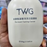 فوم شستشو برنج تی جی (TWG) حجم 500 گرم ترمیم بافت پوست و آرامش بخشی به پوست های حساس آبرسانی و پاک کننده عالی - Image 3